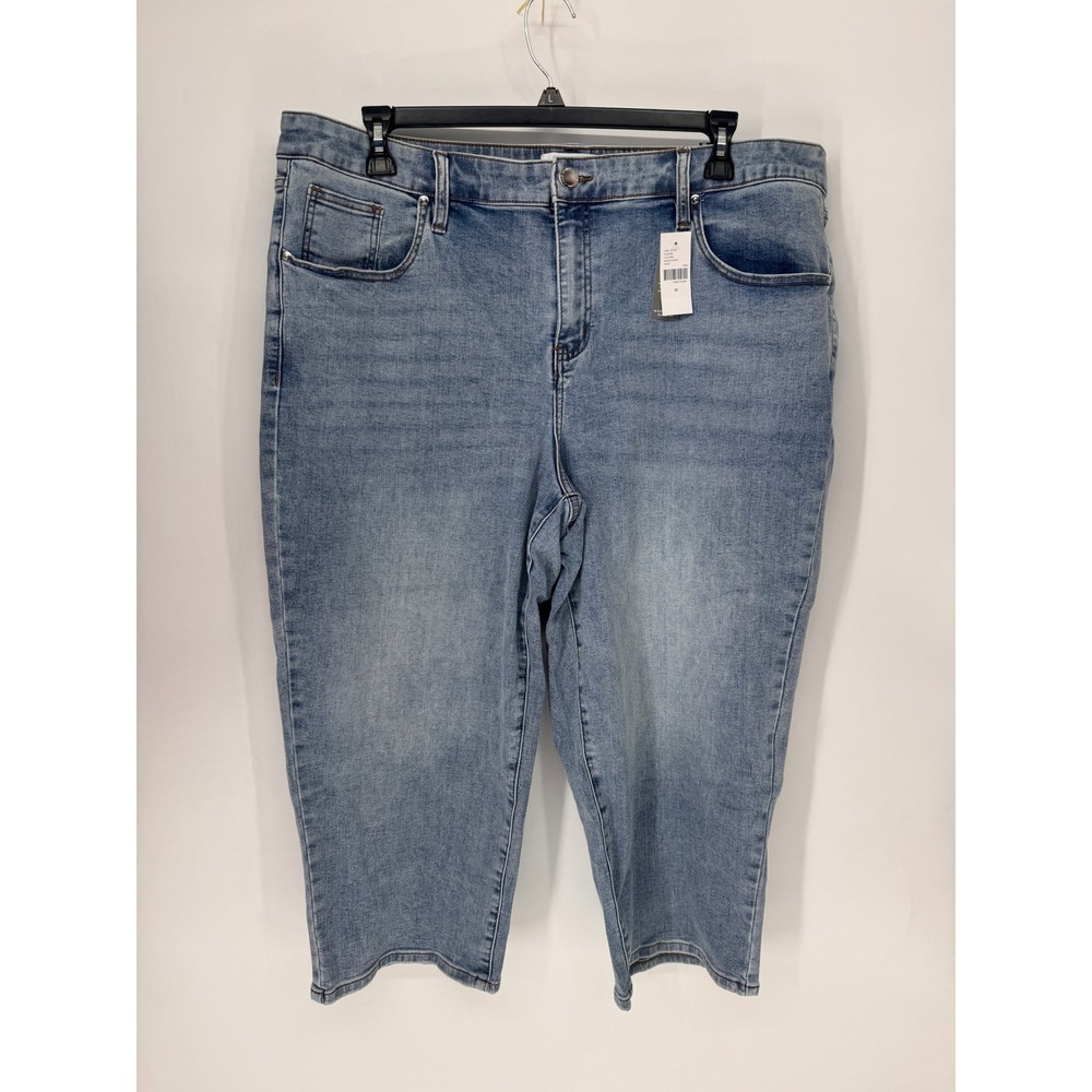 Lane Bryant Capri Women 20 Blue NWT Genius Mid-Rise Stretch Light Wash Denim